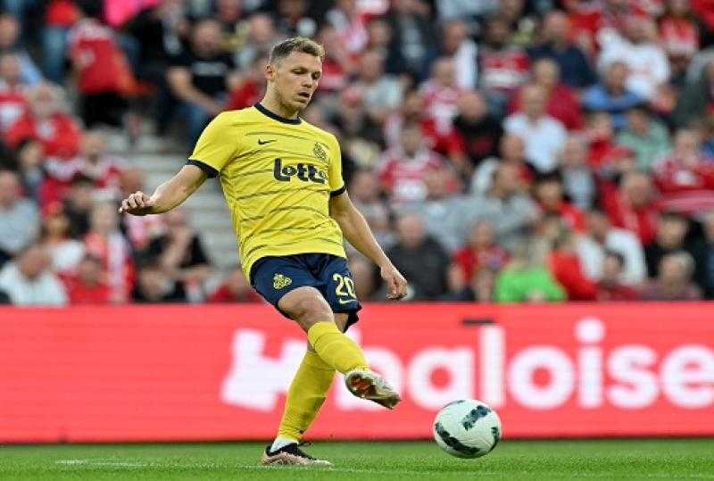 فيردر بريمن بصدد التعاقد مع لاعب خط الوسط البلجيكي لينن