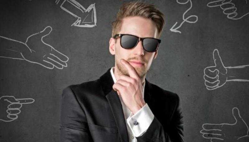 استشاري نفسي يكشف صفات النرجسي: يعتمد على المديح كما تعتمد الهيستيرية على الاهتمام