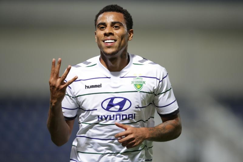 كولر يستقر على بديل جوستافو سوزا