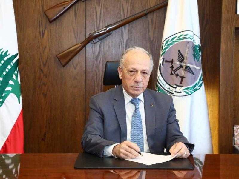 سيارة وزير الدفاع اللبناني تتعرض لإطلاق نار