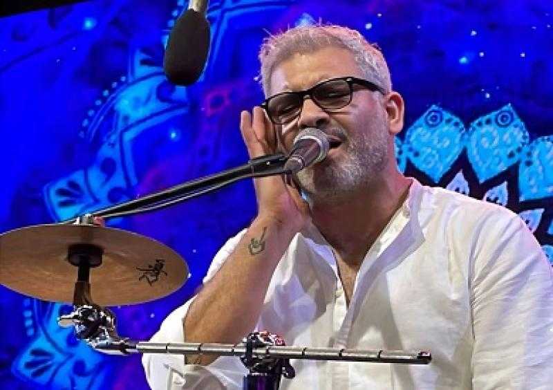 هاني عادل يشارك في مهرجان الصيف بالإسكندرية بحفل «الرجل الرمادي»