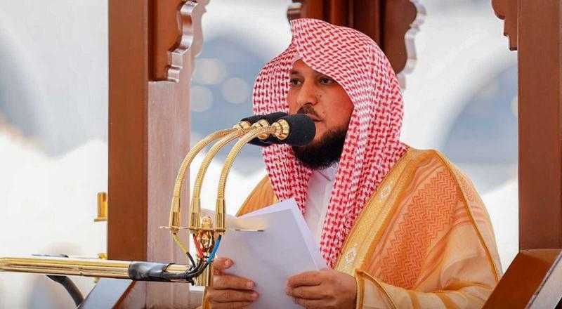 بعد تعرضه لوعكة صحية في صلاة الجمعة.. من هو خطيب المسجد الحرام ماهر المعيقلي؟
