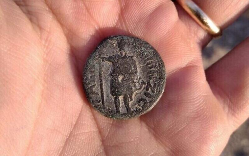 ألمانيا: طفل يعثر على عملة معدنية رومانية عمرها 1800 عام أثناء اللعب في بريمن