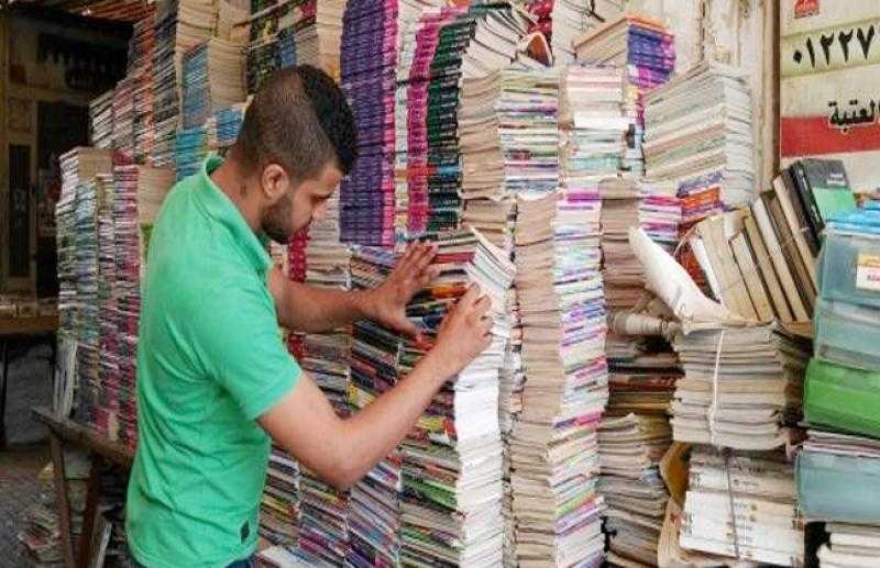 حقيقة ارتفاع سعر الكتب الخارجية لـ900 جنيه للكتاب الواحد