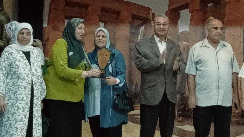 في حفل فني رائع.. تكريم الأوائل والمتفوقين بمدارس ميت غمر التعليمية بالدقهلية