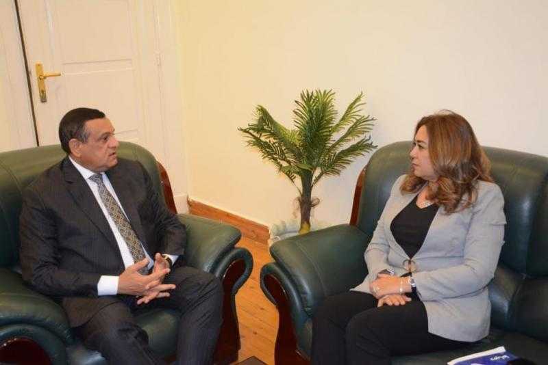 ”آمنة” يتابع مع محافظ دمياط إجراءات تشغيل مجمعات الخدمات الحكومية بقرى ”حياة كريمة”