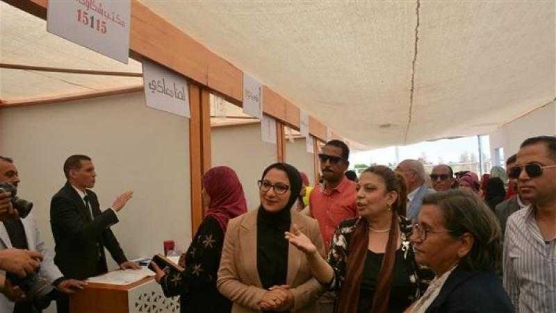 نائب محافظ الوادي الجديد تطلق مبادرة «تحويشة في بنك».. صور