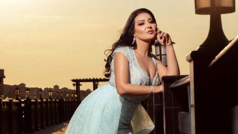 سمية الخشاب: فضلت أسبوعين «متكسحة» بسبب كليب «أركب على الموجة»