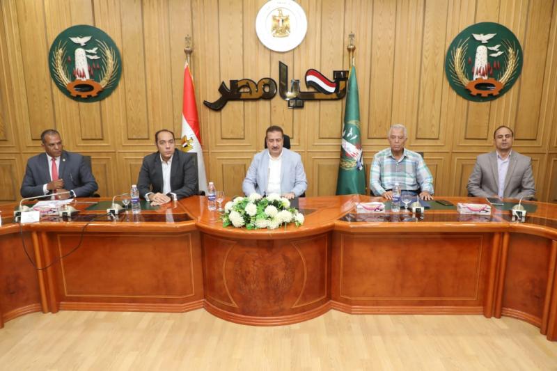 خط أحمر