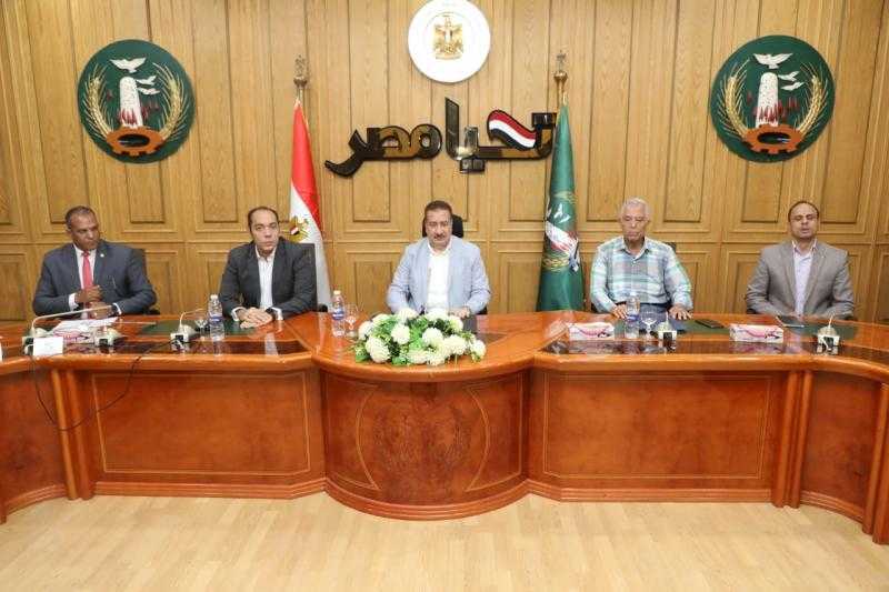 محافظ المنوفية ومستشار رئيس مجلس الوزراء يتابعان معدلات إنجاز مشروعات ”حياة كريمة” | صور