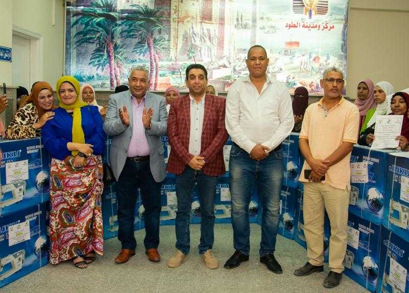 رئيس الطود بالأقصر يشهد تسليم مشروعات لـ40 مستفيدا من ”تكافل وكرامة”.. صور