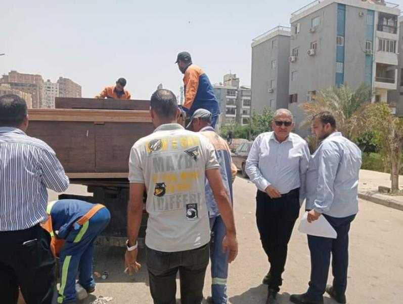 رئيس حي شرق مدينة نصر يترأس حملة لرفع الإشغالات من الشوارع