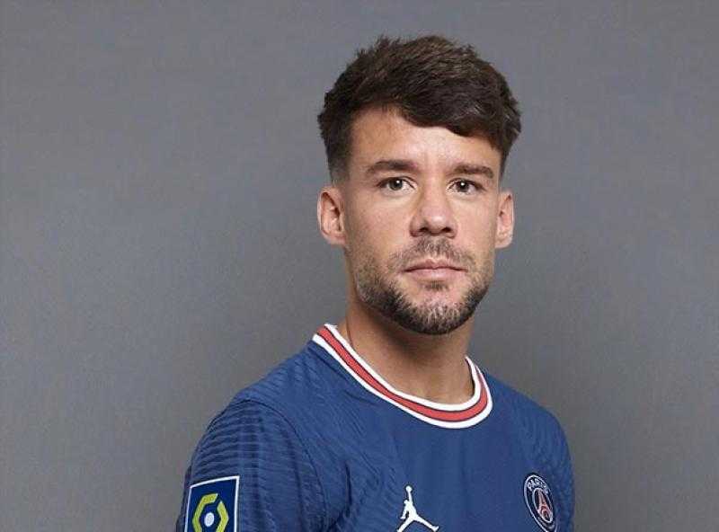 يونيون وليفركوزن مهتمان بضم بيرنات