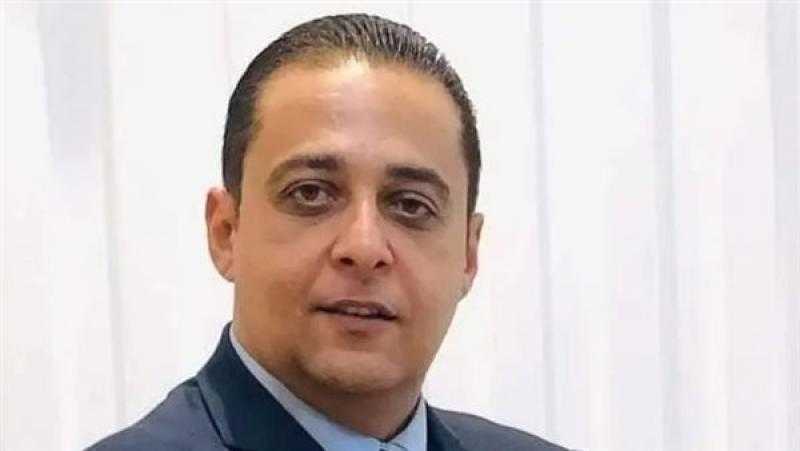 طبيب الأهلي الجديد يتسلم ملف المصابين ويتابع حالة إمام والسولية