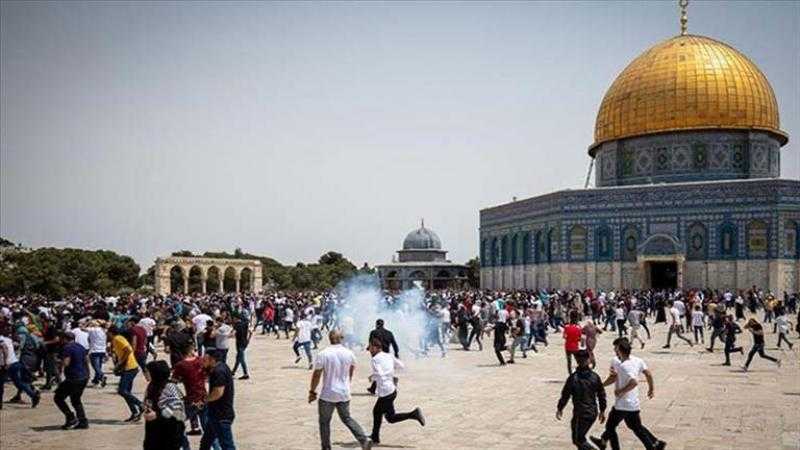تقرير فلسطيني :عشرات المستوطنين يقتحمون المسجد الأقصى تحت حماية إسرائيلية