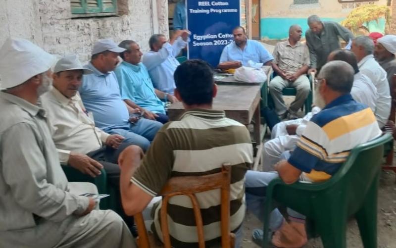 ندورات إرشادية بمحافظتي دمياط والبحيرة لتوعية و تدريب مزارعي القطن