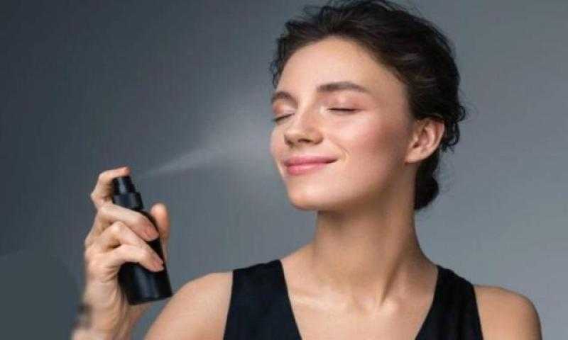 كيفية اختيار بخاخ تثبيت المكياج