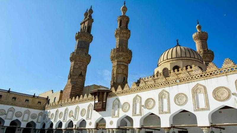 الأزهر يستنكر الهجوم على بعض الكنائس بباكستان
