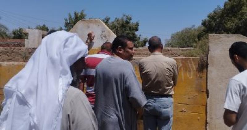 خط أحمر