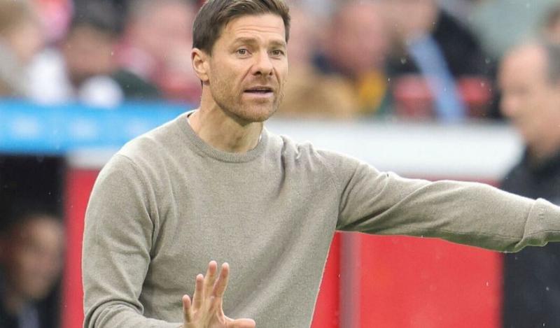 مدرب ليفركوزن: لسنا ساذجين لنعتقد أننا الفريق الأفضل