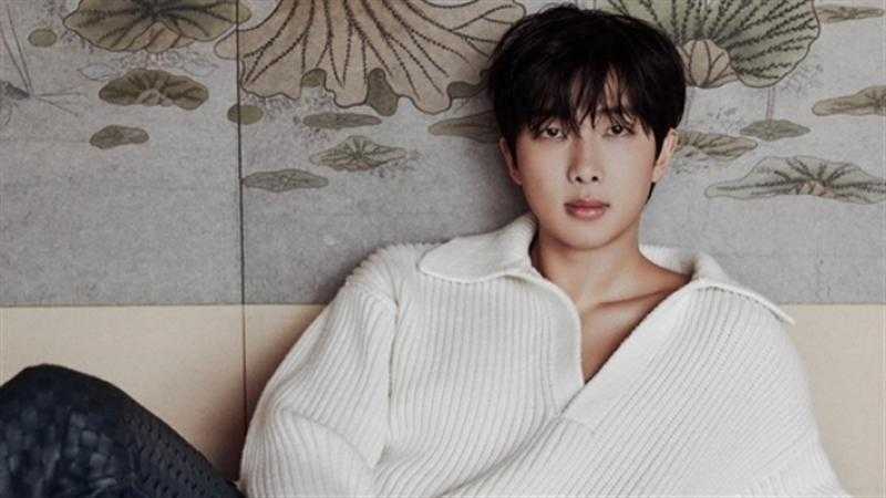 محمد موسى يفتح النار على مغني ”BTS” بعد إساءته للإسلام: تافه وعنصري