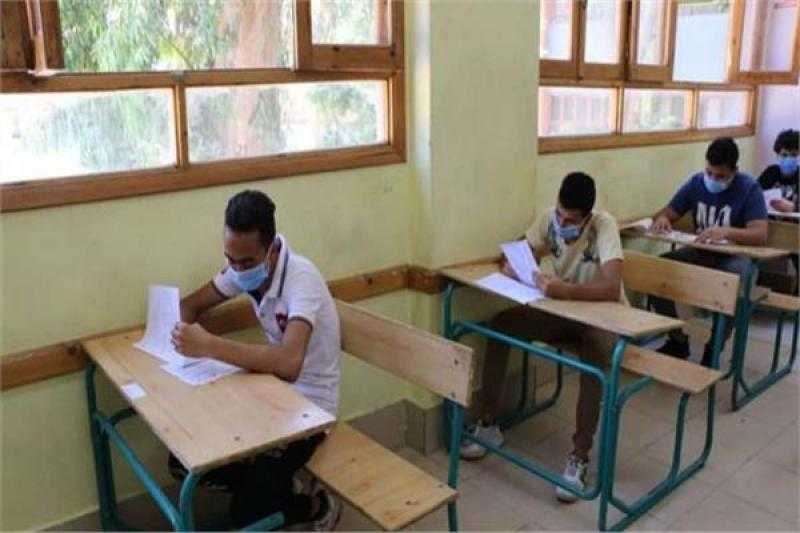 وكيل ”التعليم” بالدقهلية يترأس غرفة عمليات متابعة امتحانات الدور الثاني للثانوية العامة