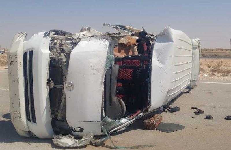 صحة مطروح: 5 حالات وفاة و12 مصابًا حصيلة حادث انقلاب ميكروباص بطريق السلوم