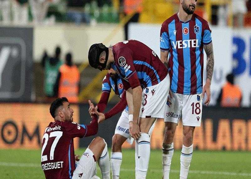 إصابة تريزيجيه بكسر في الضلوع