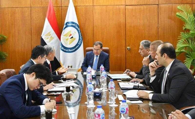 وزير البترول يستقبل السفير الكوري الجنوبي لبحث تطوير العلاقات في مجال البترول والغاز