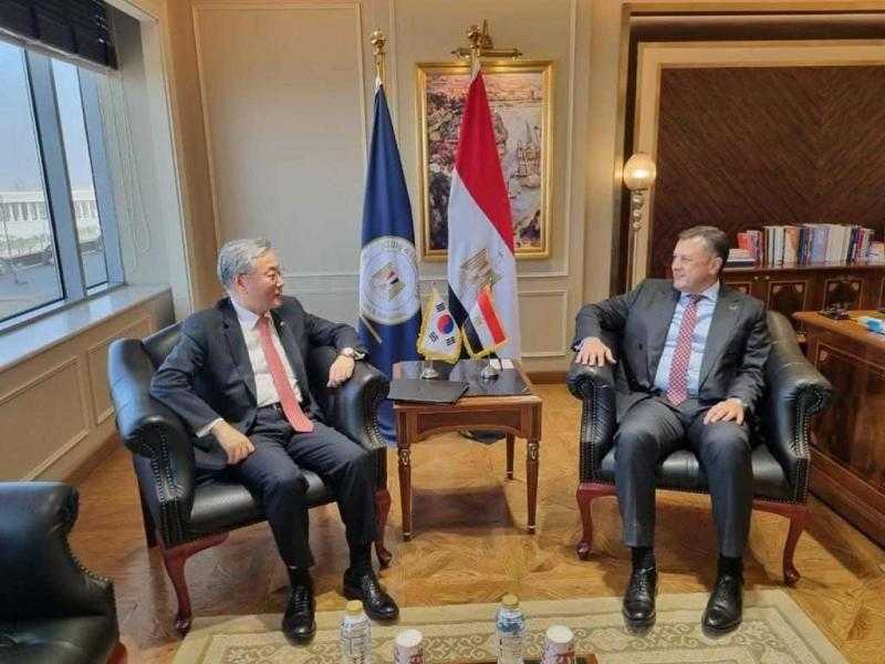 وزير السياحة والآثار يلتقي بسفير كوريا الجنوبية بالقاهرة لبحث سبل تعزيز التعاون بين البلدين