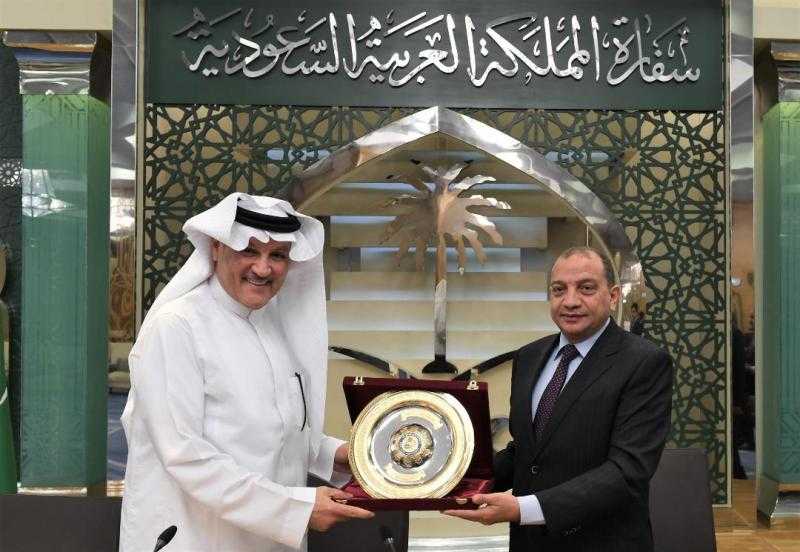 سفير السعودية لدى مصر يستقبل وفدًا طلابيًا من جامعة بني سويف