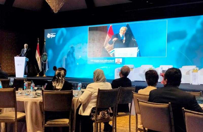 عوض تاج الدين: الاستخدام الآمن لمضادات الميكروبات ضرورة للقضاء على مقاومة البكتيريا | صور