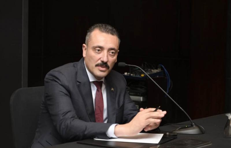 خط أحمر