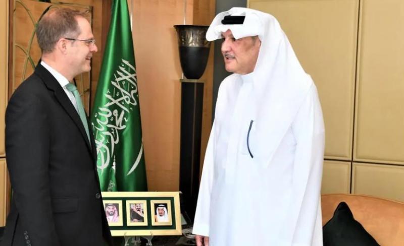 سفير السعودية لدى مصر يستقبل نظيره البريطاني