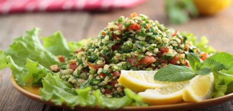طريقة عمل تبولة السبانخ