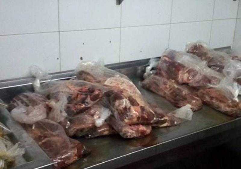 ضبط لحوم منتهية الصلاحية في مركز إيتاي البارود