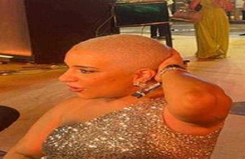 بعد حلاقة شعرها.. هاني الناظر لـ أسما شريف منير: شعرك مش هيتقل