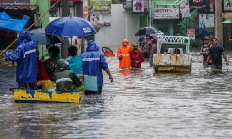 فيضانات في الفلبين تدفع المئات إلى ترك منازلهم