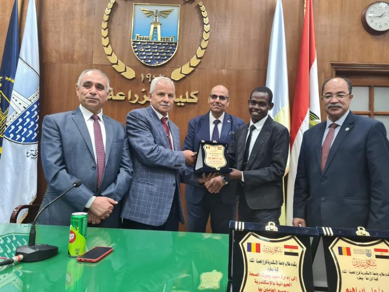 جامعة الإسكندرية تكرم طلاب فرعها بأنجمينا في ختام البرنامج التدريبي | صور