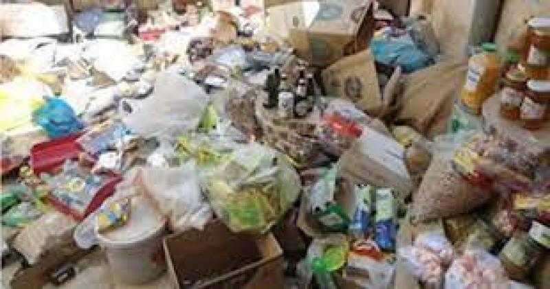 ضبط 620 عبوة مواد غذائية منتهية الصلاحية فى الحامول بكفرالشيخ