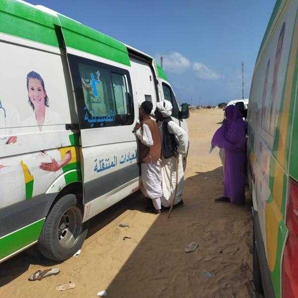 الكشف على 636 حالة خلال قافلة طبية لجامعة جنوب الوادي في عزبة البوصة