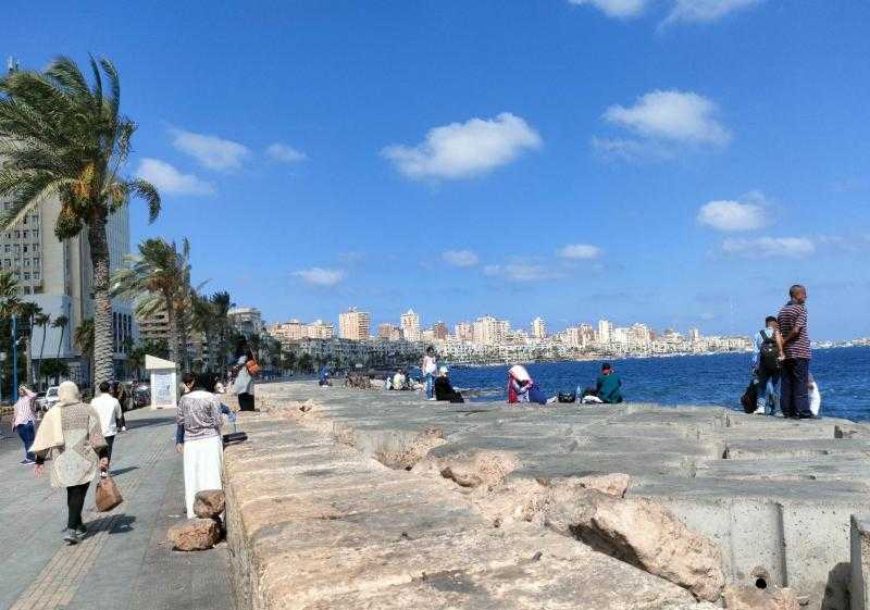 طقس الإسكندرية اليوم.. حار نهارا رطب ليلا والعظمى تسجل 31 درجة