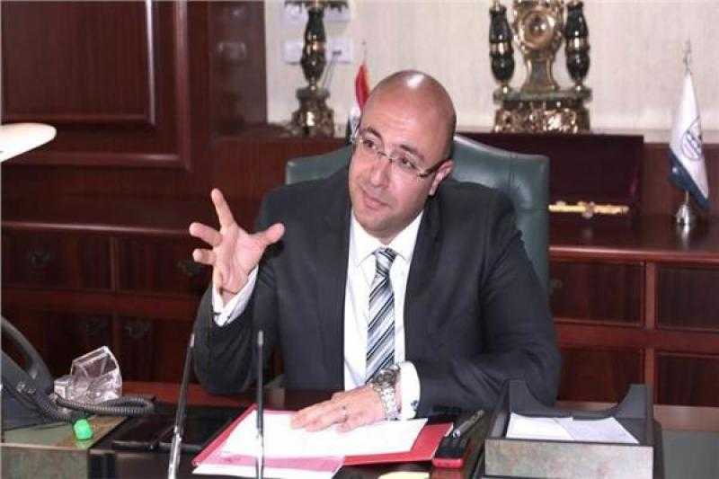 محافظ بني سويف يناقش سبل الاستفادة من مبادرة ”ابدأ” في المحافظة