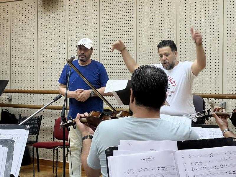 علي الحجار يجري البروفات النهائية لحفله في مهرجان القلعة غدا