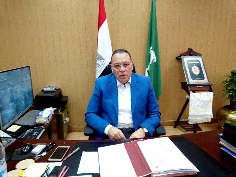 محافظ الشرقية يتفقد العاملين بالمنشآت الخدمية بقرى مركز أبو حماد