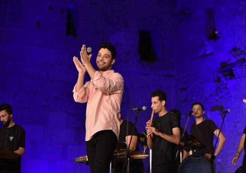 أحمد جمال يبدع بميدلي لأغاني العندليب في مهرجان القلعة