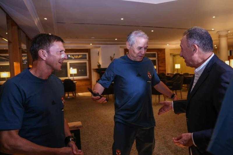 الخطيب يصل معسكر الأهلي في النمسا | صور