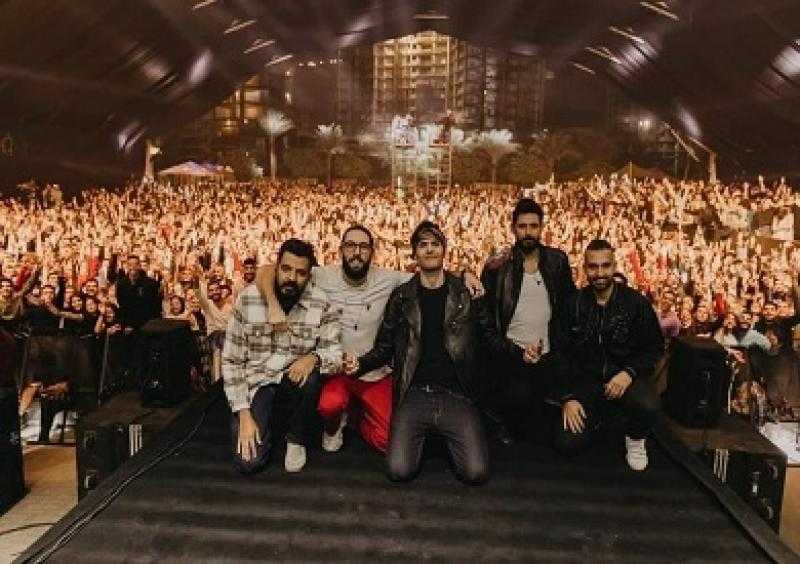 فريق «كايروكي» يختتم حفل جدة بأغنية «غمض عينك»