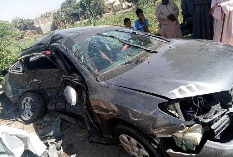 تفاصيل وفاة أسرة كاملة في حادث تصادم سيارتين بأرمنت في الأقصر.. صور