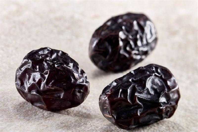 أهمية البلح الاسود للحامل